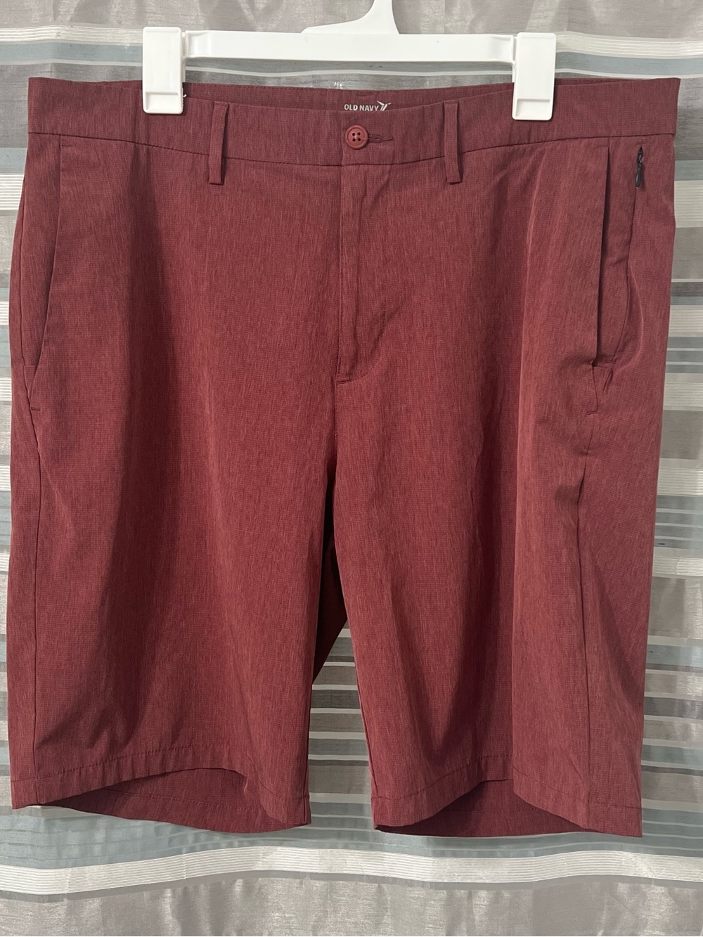 Old Navy Men's Wine Red StretchTech Performance Flat Front Shorts